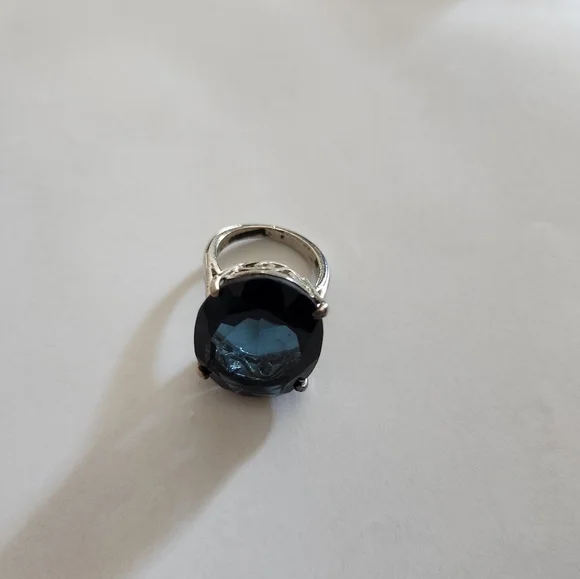 London Blue Topaz Statement Ring in Silver sz 7 - Picture 2 of 9